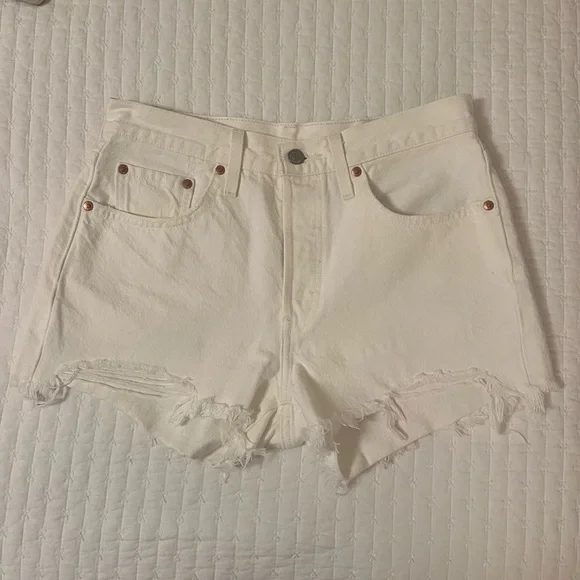 Levi's White Jean Shorts with Distressed Frayed Hem - Picture 2 of 6